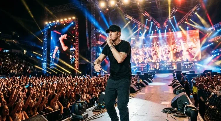 Eminem net worth performance on stage